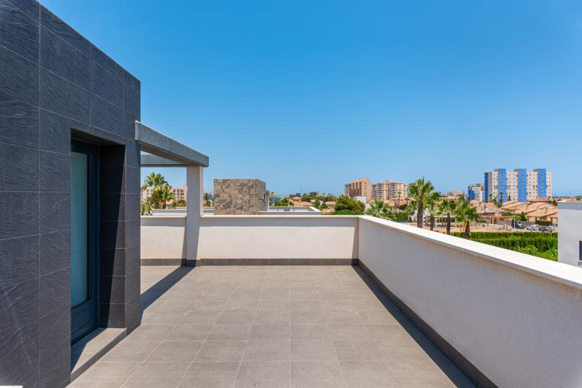 2 soverom Villa til salgs i Playa Honda med svømmebasseng garasje - € 580 000 (Ref: 9918490)
