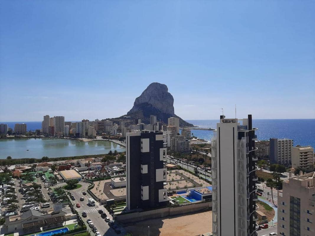 2 bedroom Apartment for sale in Calpe / Calp with pool - € 539,000 (Ref: 9918492)