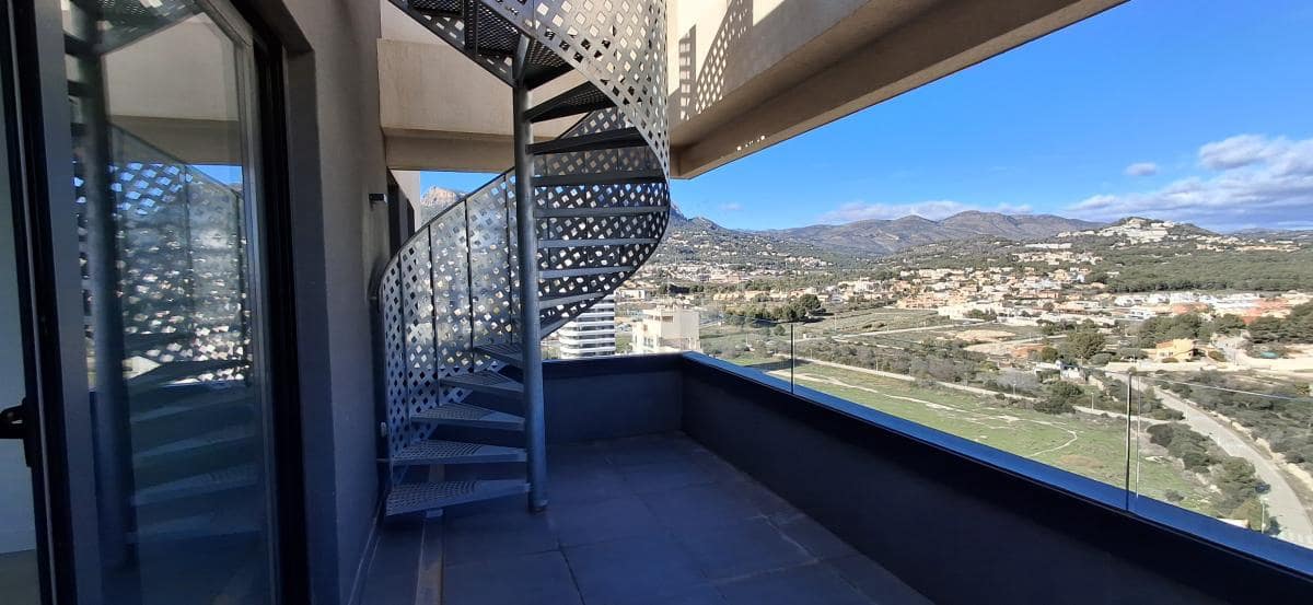 2 bedroom Apartment for sale in Calpe / Calp with pool - € 539,000 (Ref: 9918492)