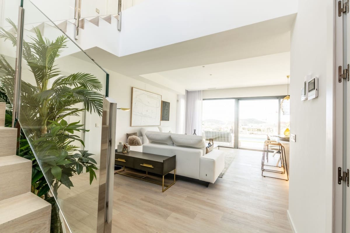 5 bedroom Villa for sale in Finestrat with pool - € 875,000 (Ref: 9918493)