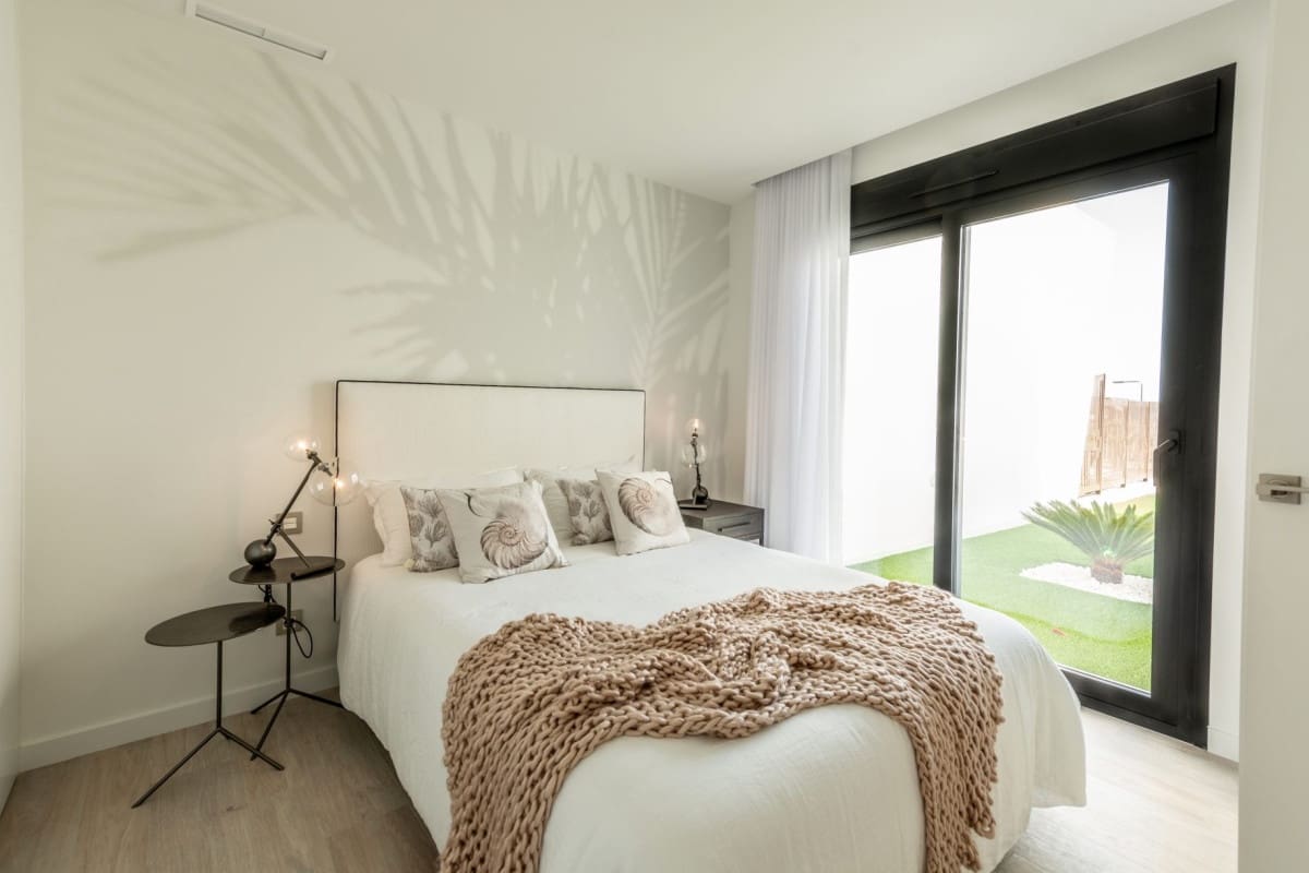 5 bedroom Villa for sale in Finestrat with pool - € 875,000 (Ref: 9918493)