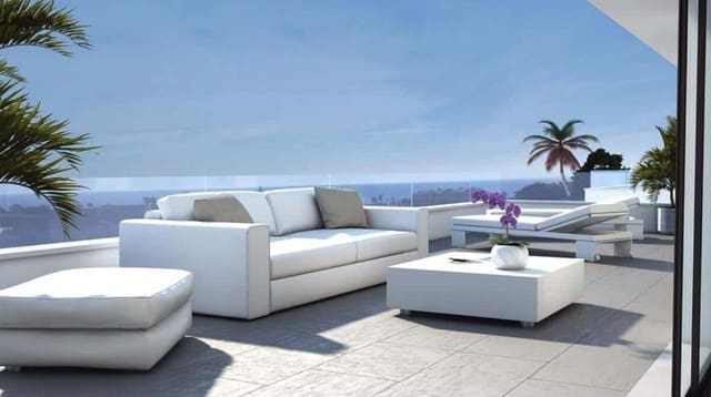 4 bedroom Villa for sale in La Duquesa / Puerto de la Duquesa, Manilva with pool - € 1,065,000 (Ref: 9918498)
