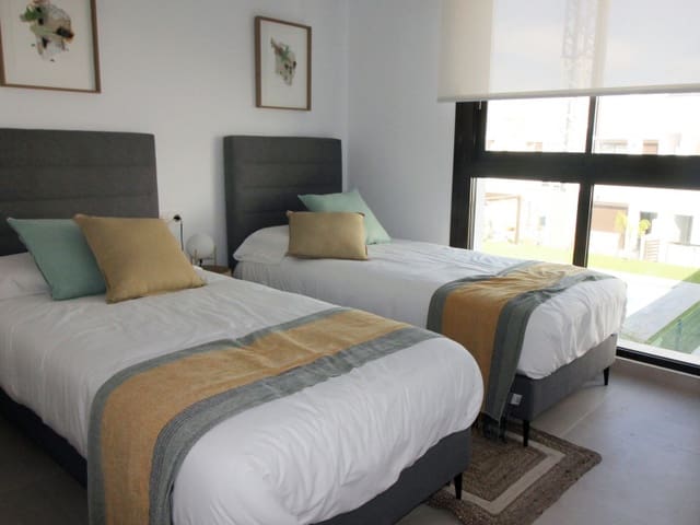 3 soveværelse Byhus til salg i Pilar de la Horadada ciudad, Pilar de la Horadada med swimmingpool - € 354.900 (Ref: 9918523)