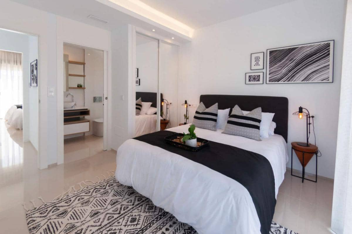 3 sypialnia Willa na sprzedaż w Los Alcazares z basenem - 479 951 € (Ref: 9920702)