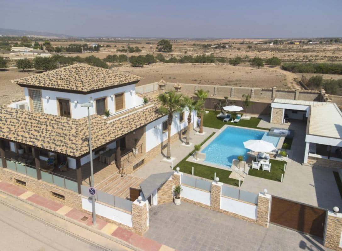 Chalet de 4 habitaciones en Avileses en venta con piscina garaje - 1.350.000 € (Ref: 9920703)