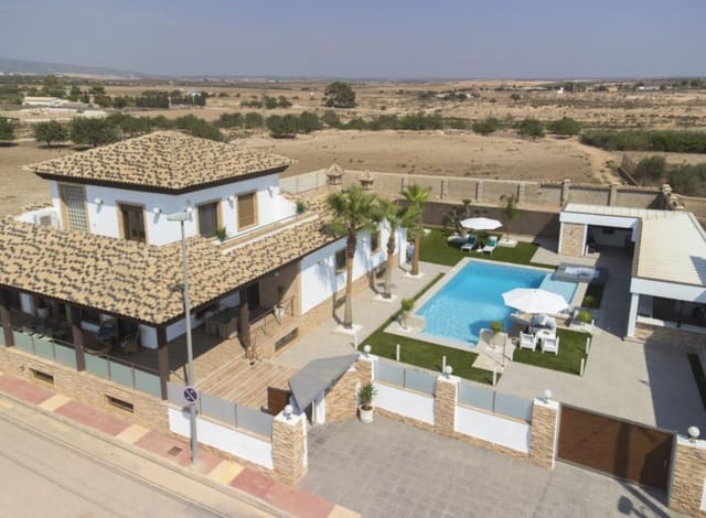 Chalet de 4 habitaciones en Avileses, Murcia ciudad en venta con piscina garaje - 1.350.000 € (Ref: 9920703)