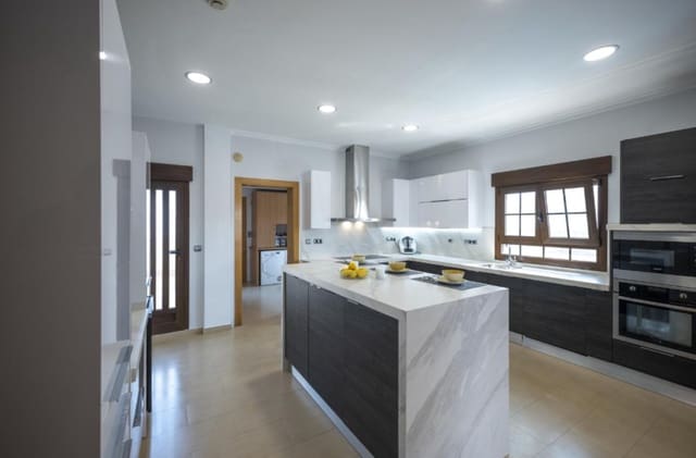 Chalet de 4 habitaciones en Avileses, Murcia ciudad en venta con piscina garaje - 1.350.000 € (Ref: 9920703)