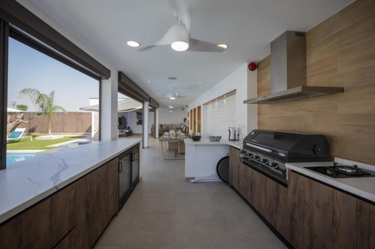 Chalet de 4 habitaciones en Avileses en venta con piscina garaje - 1.350.000 € (Ref: 9920703)