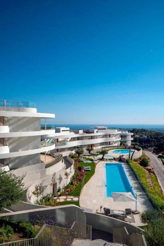 Apartamento de 2 habitaciones en Benahavís en venta con piscina - 899.000 € (Ref: 9920727)