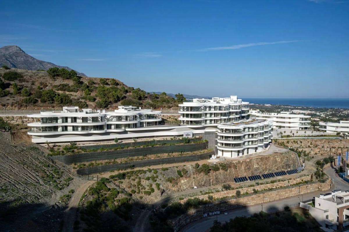 Apartamento de 2 habitaciones en Benahavís en venta con piscina - 899.000 € (Ref: 9920727)