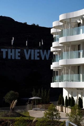 Apartamento de 2 habitaciones en La Quinta, Benahavís en venta con piscina - 899.000 € (Ref: 9920727)