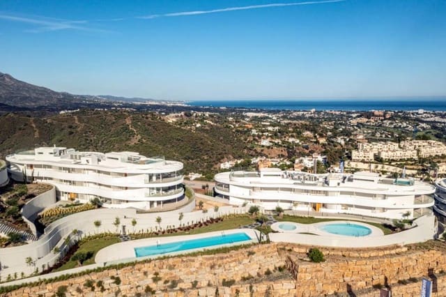 Apartamento de 2 habitaciones en La Quinta, Benahavís en venta con piscina - 899.000 € (Ref: 9920727)