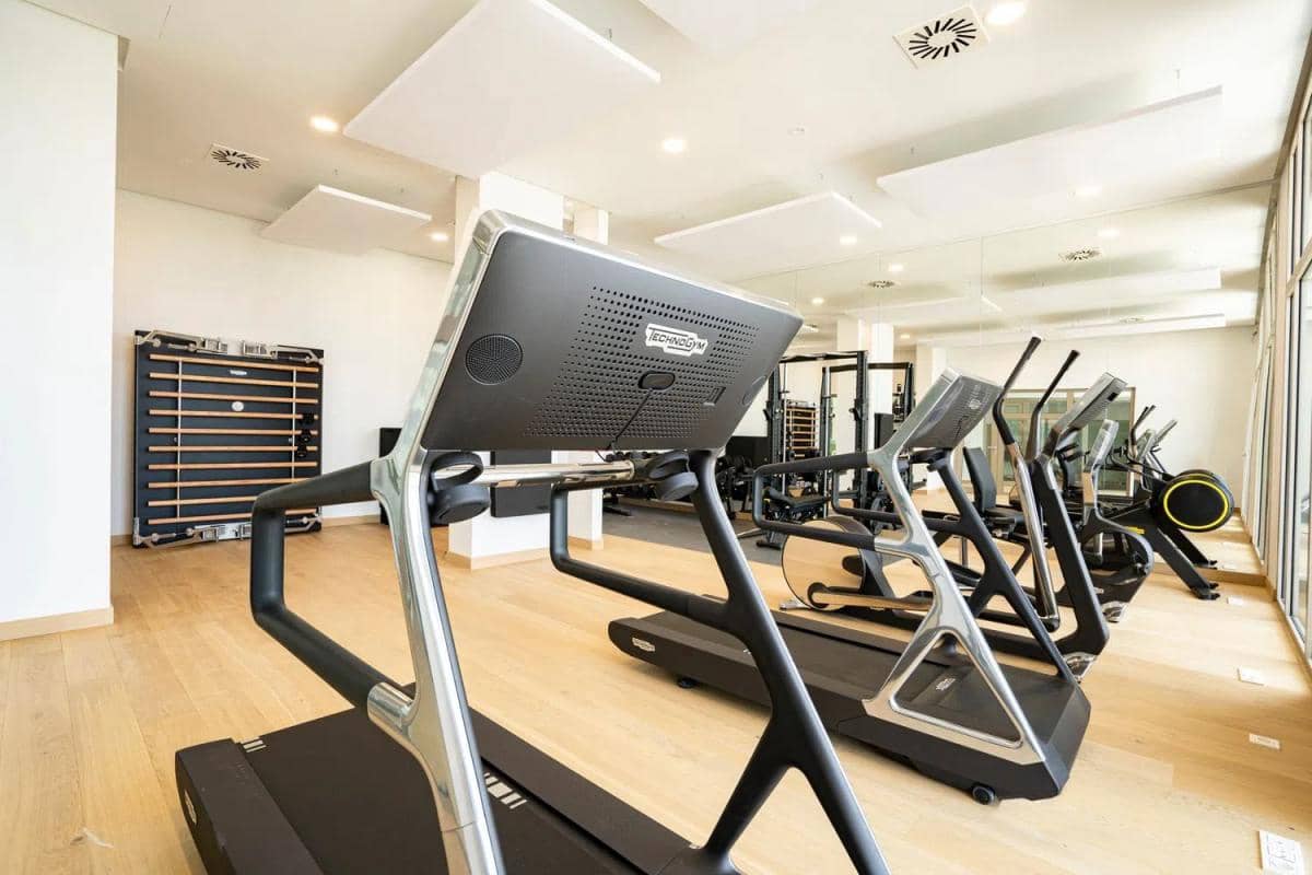 Apartamento de 2 habitaciones en Benahavís en venta con piscina - 899.000 € (Ref: 9920727)