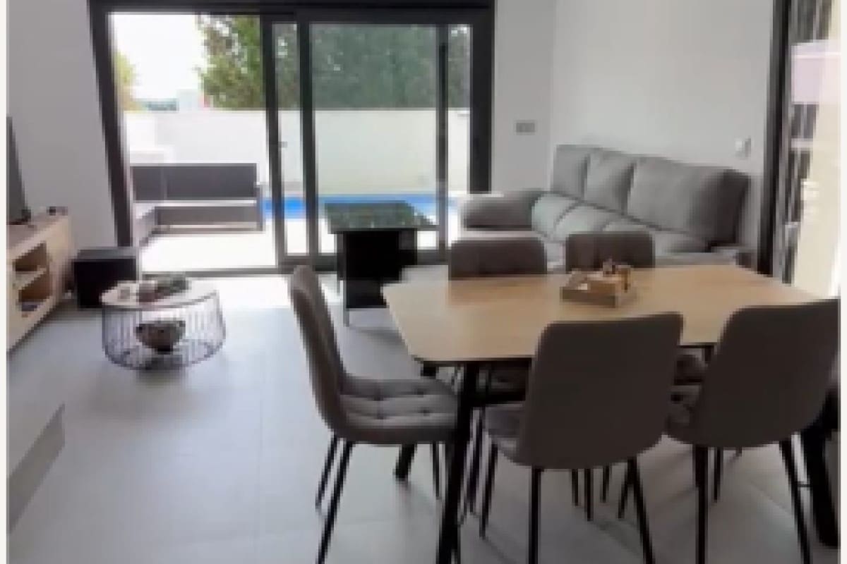 3 bedroom Townhouse for sale in Daya Nueva with pool - € 317,000 (Ref: 9920802)