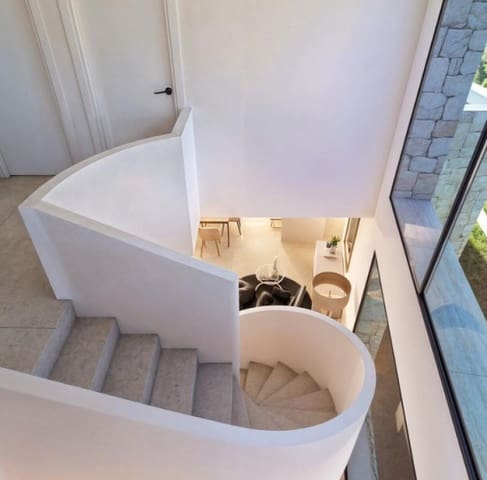 4 bedroom Villa for sale in Moraira, Teulada-Moraira with pool - € 2,300,000 (Ref: 9920806)