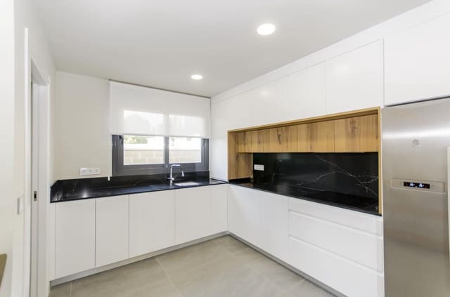 3 soverom Villa til salgs i San Miguel de Salinas med svømmebasseng - € 1 250 000 (Ref: 9922496)