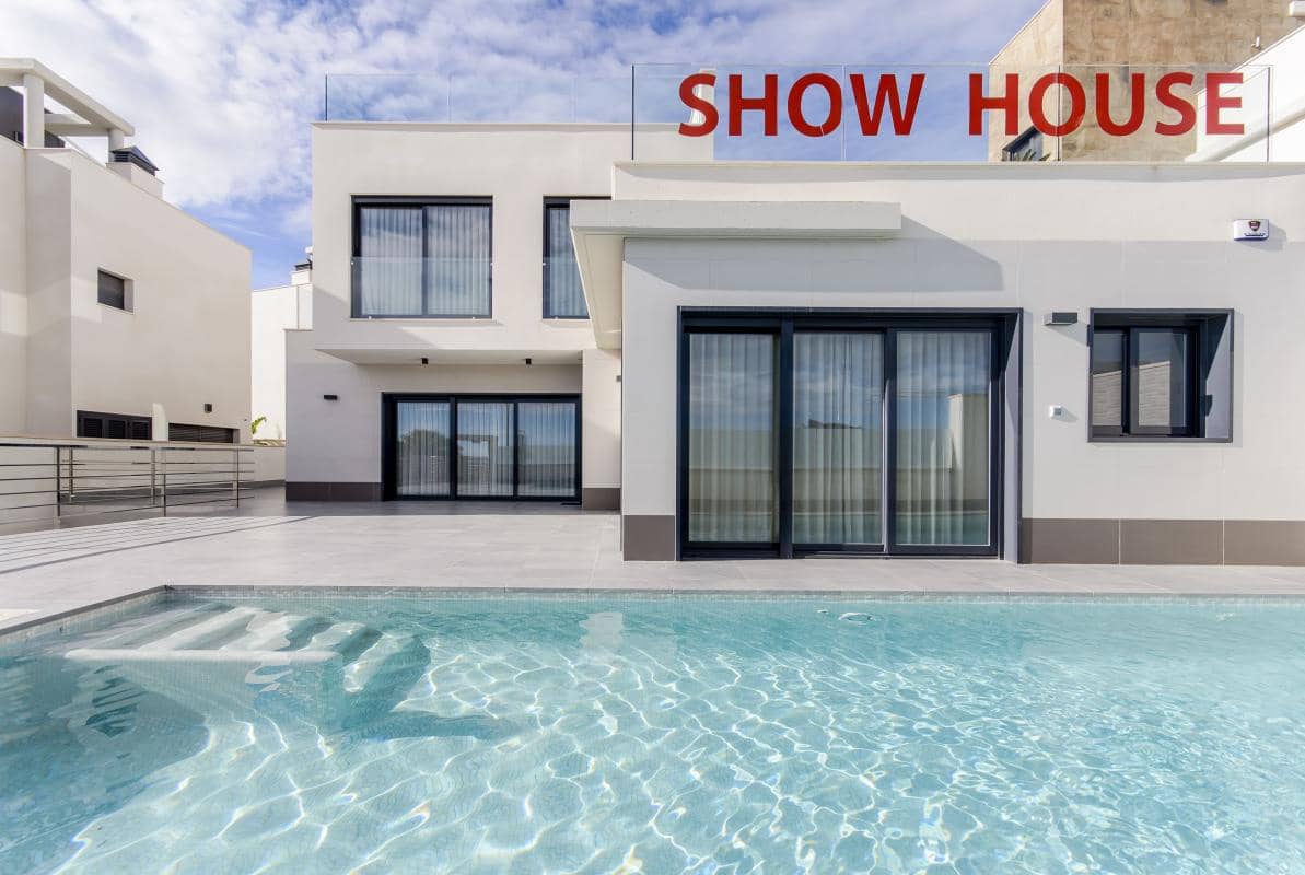 3 soverom Villa til salgs i San Miguel de Salinas med svømmebasseng - € 1 250 000 (Ref: 9922496)