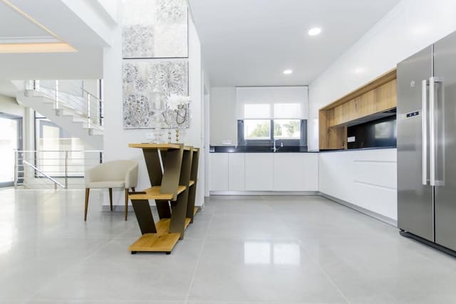 3 soverom Villa til salgs i San Miguel de Salinas med svømmebasseng - € 1 250 000 (Ref: 9922496)