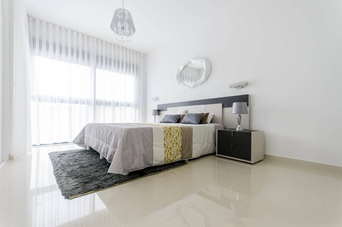 Chalet de 4 habitaciones en San Miguel de Salinas en venta con piscina - 630.000 € (Ref: 9922499)