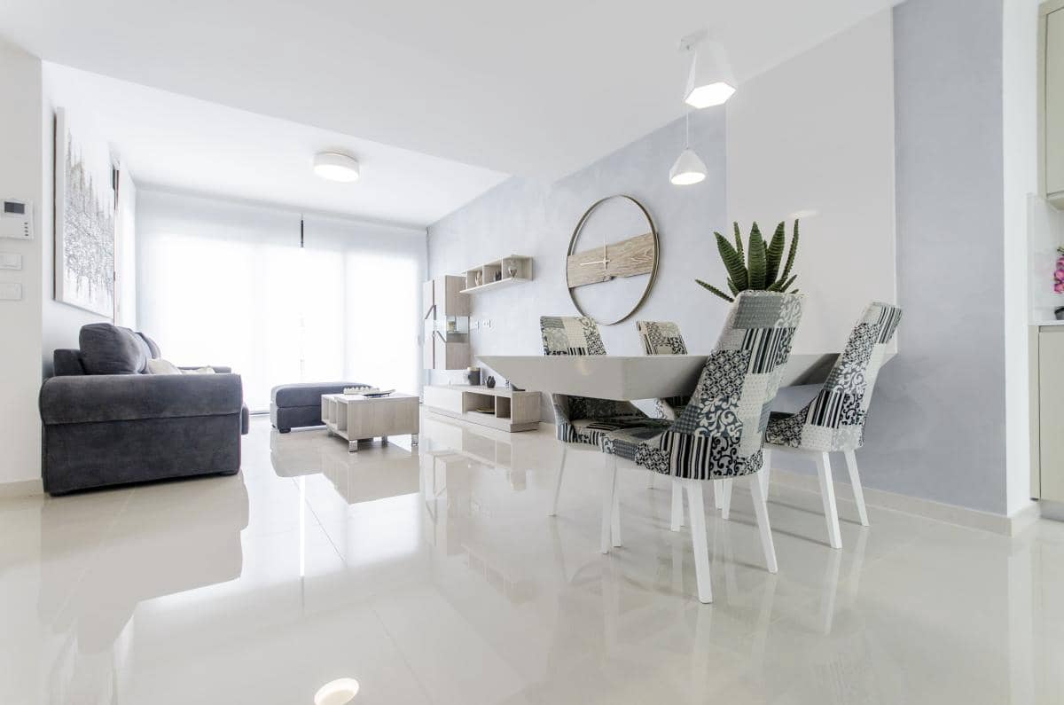 Chalet de 4 habitaciones en San Miguel de Salinas en venta con piscina - 630.000 € (Ref: 9922499)