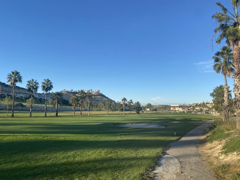 Chalet de 3 habitaciones en Rojales en venta con piscina - 449.500 € (Ref: 9922638)