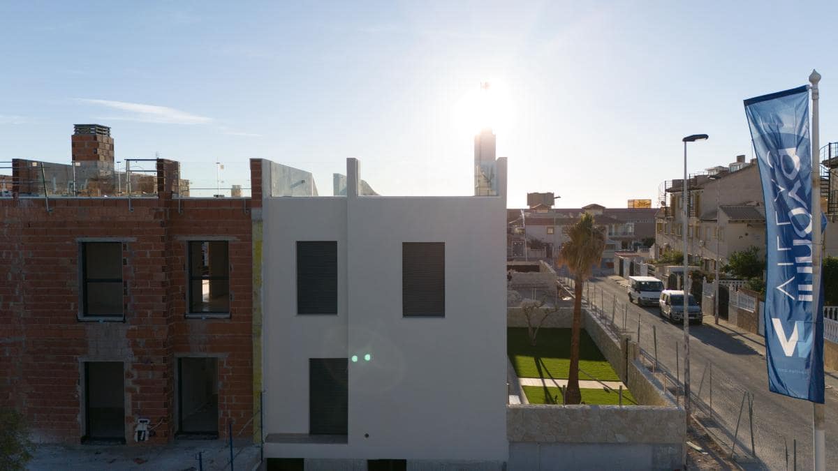 3 Zimmer Bungalow zu verkaufen in Pilar de la Horadada mit Pool - 355.000 € (Ref: 9924693)