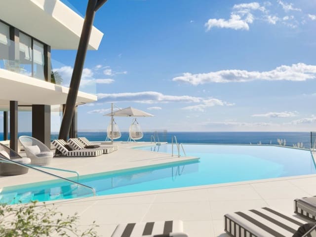 Apartamento de 4 habitaciones en Las Gaviotas  - Carvajal, Fuengirola en venta con piscina - 2.256.000 € (Ref: 9924708)