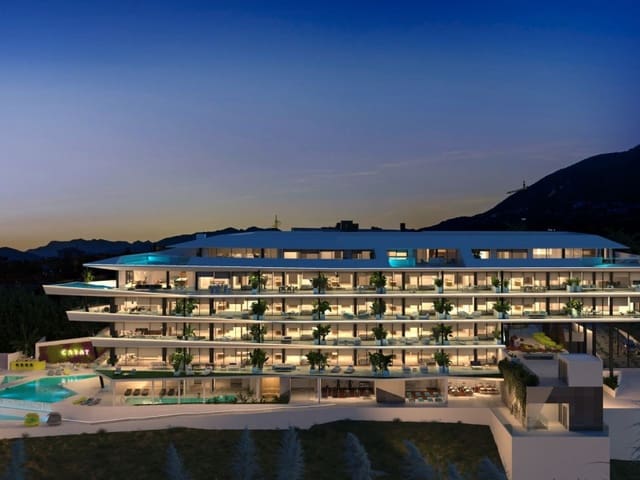 Apartamento de 4 habitaciones en Las Gaviotas  - Carvajal, Fuengirola en venta con piscina - 2.256.000 € (Ref: 9924708)