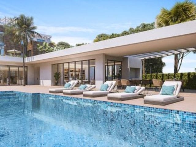 4 sovrum Hus till salu i Río Real, Marbella med pool garage - 1 890 000 € (Ref: 9927733)