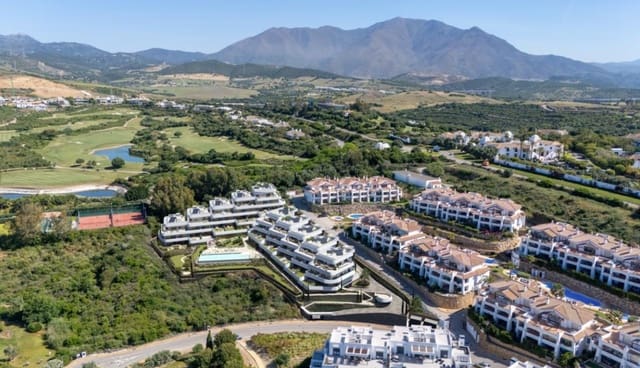 3 slaapkamer Appartement te koop in Casares Golf - Casares del Sol, Casares met zwembad garage - € 489.000 (Ref: 9927757)