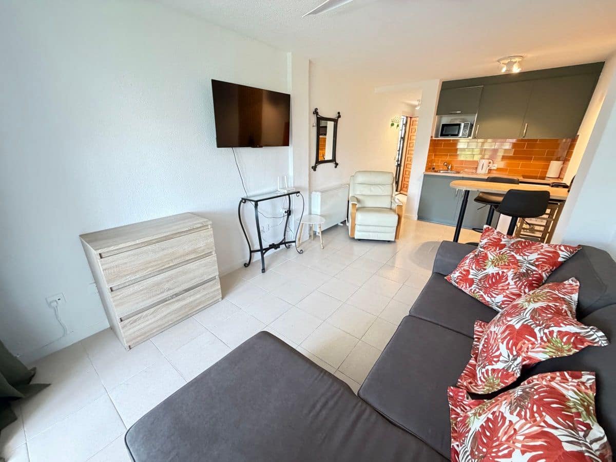 Leilighet til salgs i Mil Palmeras - € 79 995 (Ref: 9928248)