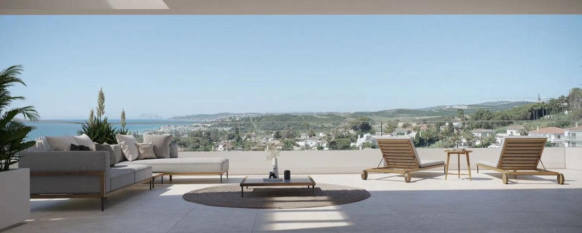 Apartamento de 2 habitaciones en Estepona en venta con piscina - 555.000 € (Ref: 9931583)