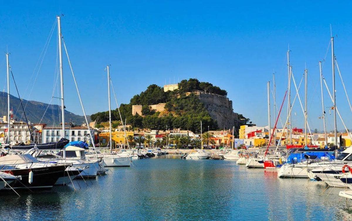 3 makuuhuone Omakotitalo myytävänä paikassa Denia mukana uima-altaan - 395 000 € (Ref: 9931830)