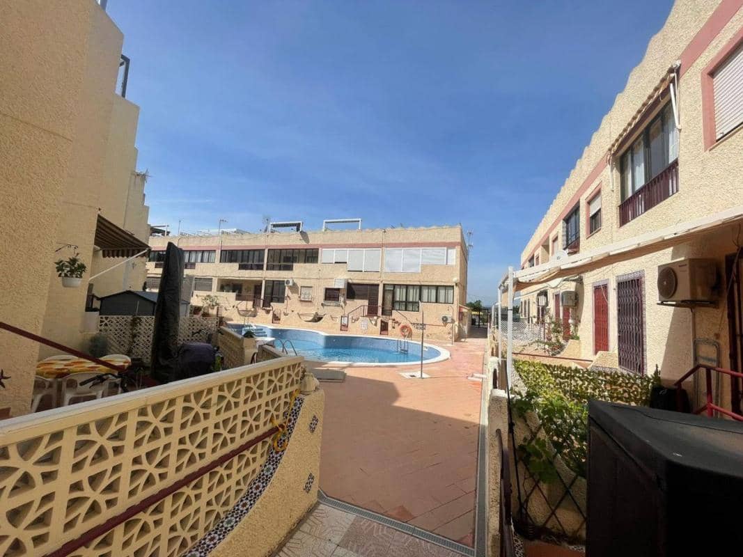 1 chambre Appartement à vendre à Guardamar del Segura avec piscine garage - 119 000 € (Ref: 9931863)
