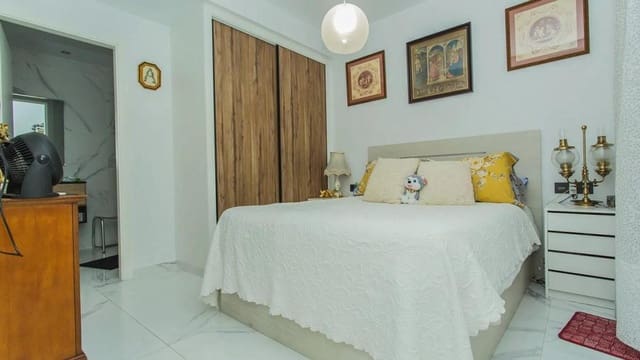 3 makuuhuone Huoneisto myytävänä paikassa Centro - Muelle Pesquero, Torrevieja mukana uima-altaan - 308 500 € (Ref: 9931866)