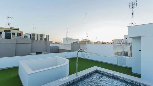 3 makuuhuone Huoneisto myytävänä paikassa Centro - Muelle Pesquero, Torrevieja mukana uima-altaan - 308 500 € (Ref: 9931866)