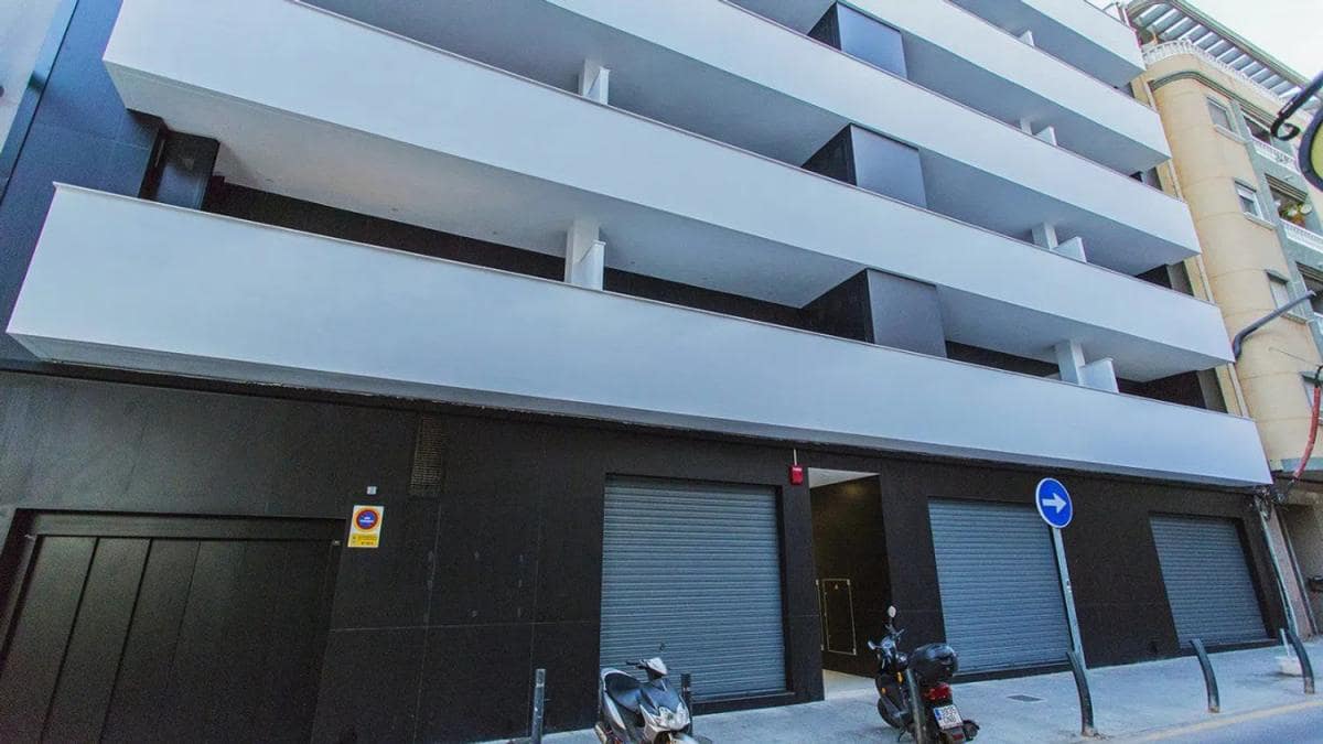 3 makuuhuone Huoneisto myytävänä paikassa Torrevieja mukana uima-altaan - 308 500 € (Ref: 9931866)