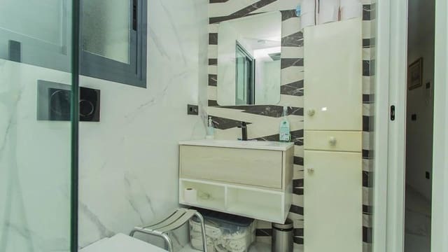 3 makuuhuone Huoneisto myytävänä paikassa Centro - Muelle Pesquero, Torrevieja mukana uima-altaan - 308 500 € (Ref: 9931866)