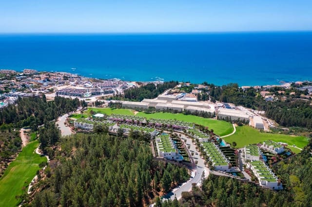 3 soveværelse Byhus til salg i El Faro de Calaburra - Chaparral, Mijas med swimmingpool - € 949.000 (Ref: 9934521)