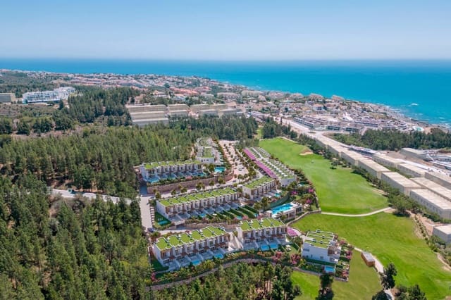 3 soveværelse Byhus til salg i El Faro de Calaburra - Chaparral, Mijas med swimmingpool - € 949.000 (Ref: 9934521)