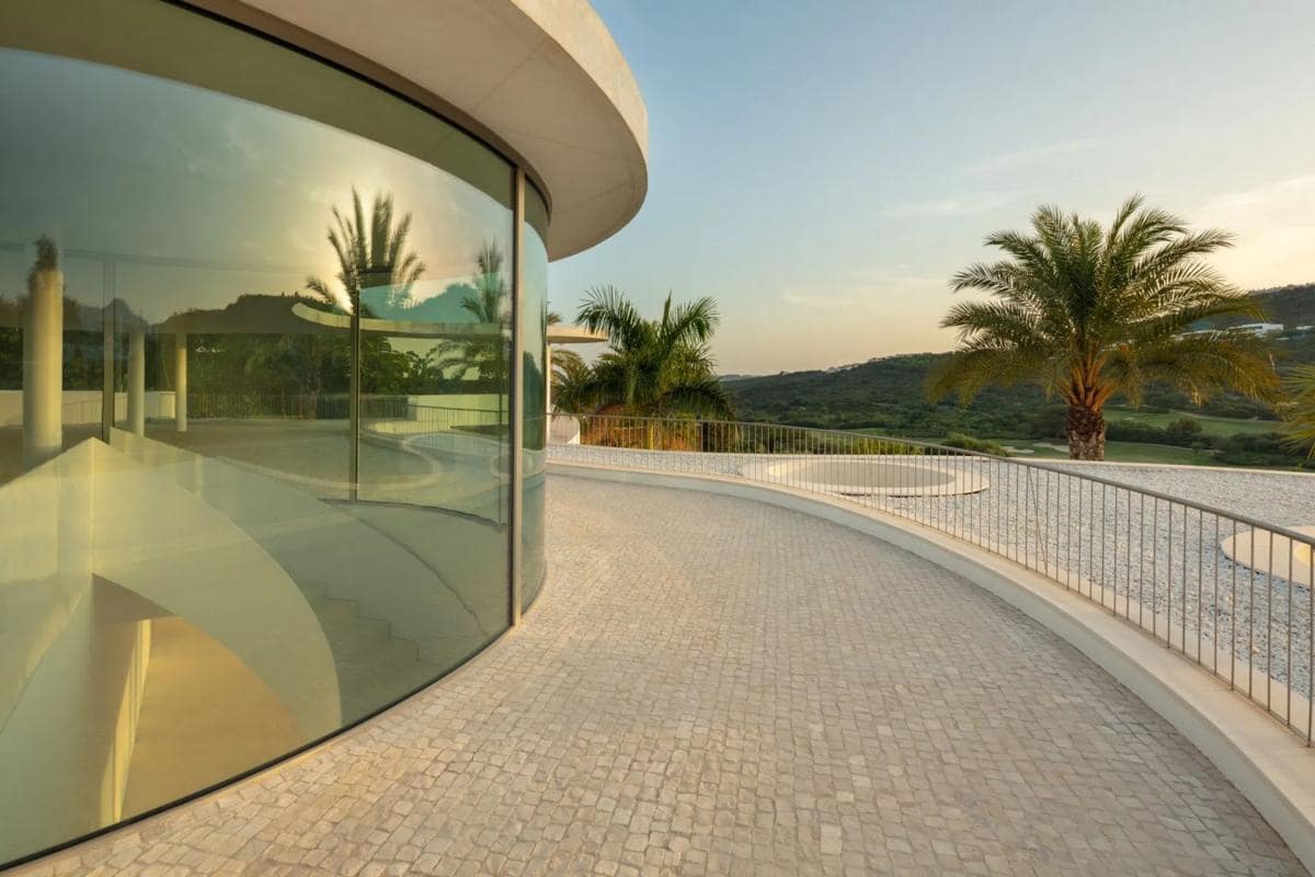 4 bedroom Villa for sale in Casares with pool garage - € 5,750,000 (Ref: 9934542)