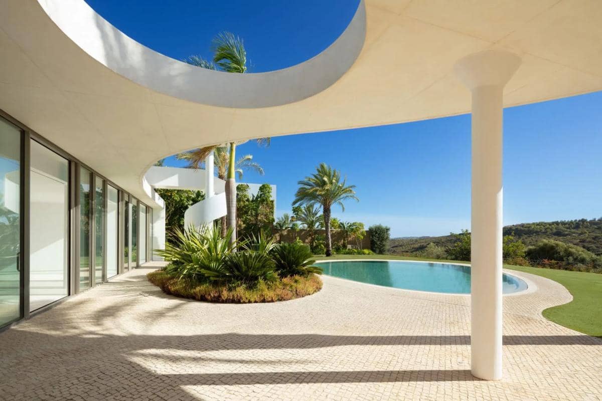 4 bedroom Villa for sale in Casares with pool garage - € 5,750,000 (Ref: 9934542)