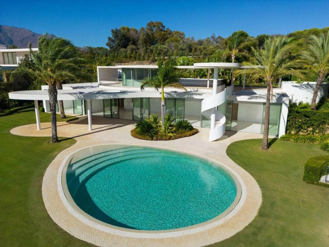 4 bedroom Villa for sale in Casares with pool garage - € 5,750,000 (Ref: 9934542)