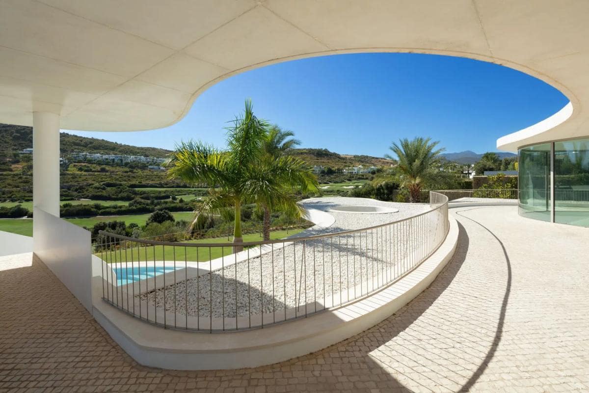 4 bedroom Villa for sale in Casares with pool garage - € 5,750,000 (Ref: 9934542)