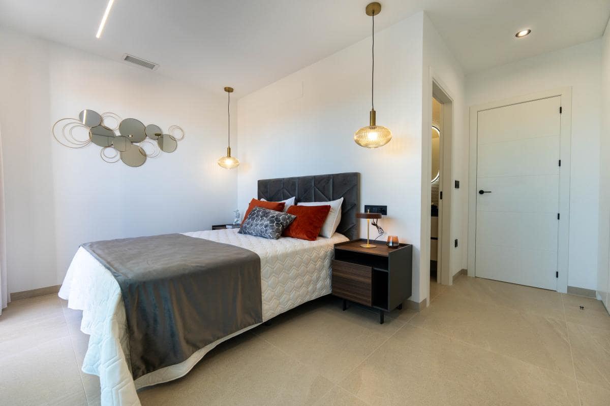 4 slaapkamer Villa te koop in San Pedro del Pinatar met zwembad - € 890.000 (Ref: 9941098)