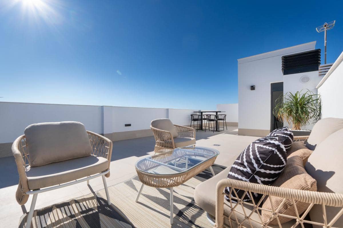 4 slaapkamer Villa te koop in San Pedro del Pinatar met zwembad - € 890.000 (Ref: 9941098)