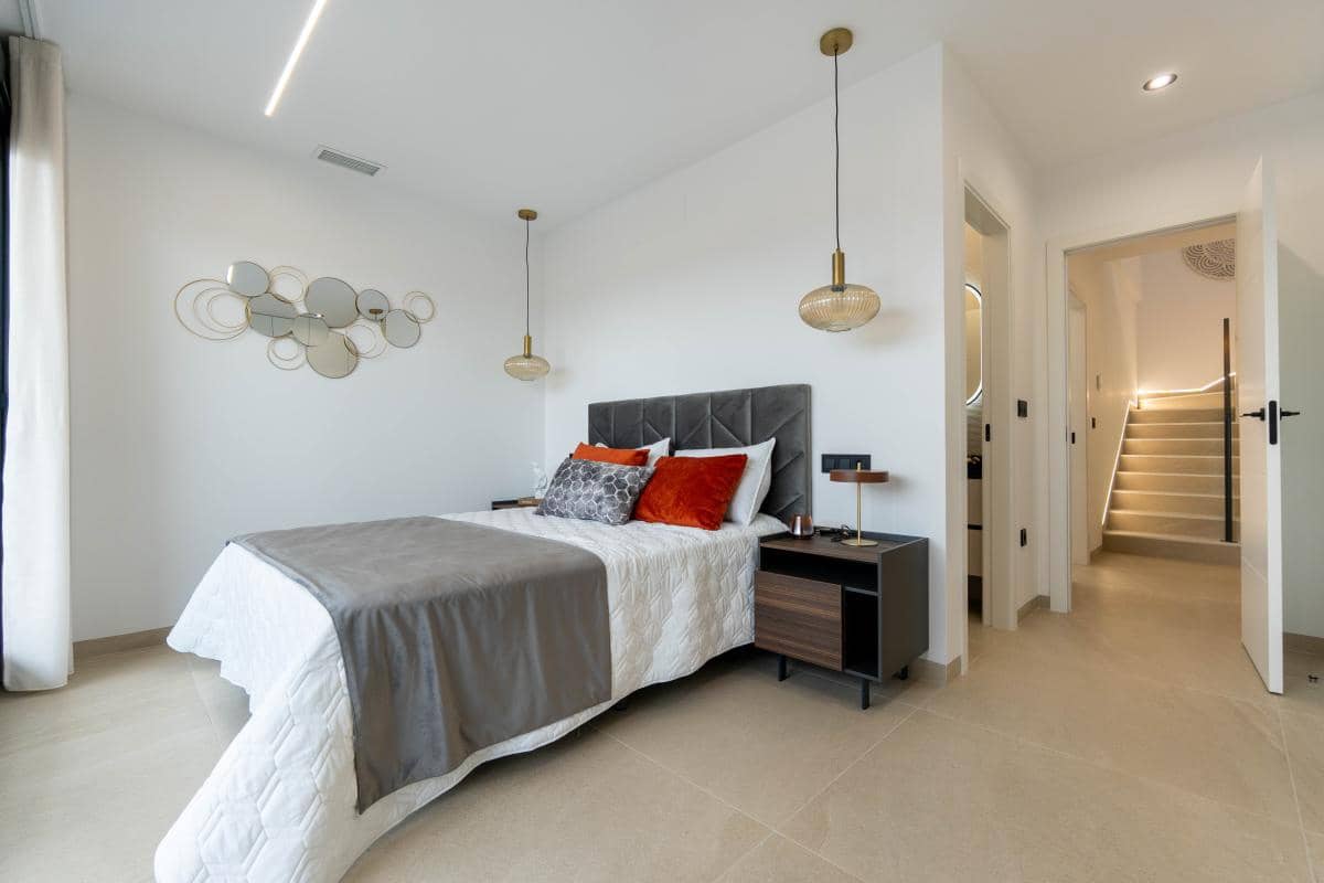 4 slaapkamer Villa te koop in San Pedro del Pinatar met zwembad - € 890.000 (Ref: 9941098)