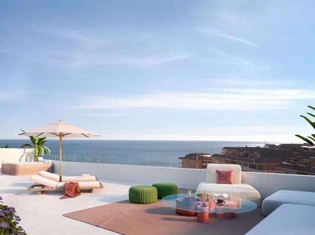 Apartamento de 2 habitaciones en Las Gaviotas  - Carvajal, Fuengirola en venta con piscina - 567.000 € (Ref: 9941102)