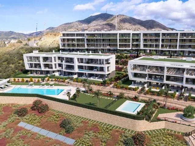 Apartamento de 2 habitaciones en Las Gaviotas  - Carvajal, Fuengirola en venta con piscina - 567.000 € (Ref: 9941102)