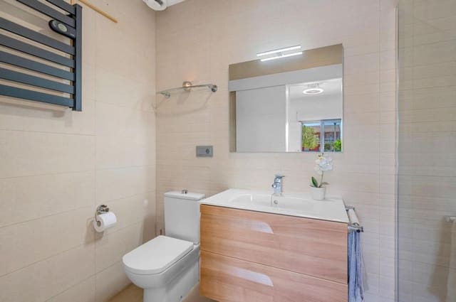 3 makuuhuone Omakotitalo myytävänä paikassa Formentera del Segura mukana uima-altaan - 329 000 € (Ref: 9942079)